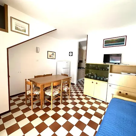 Βίλα Two-storey Flat *