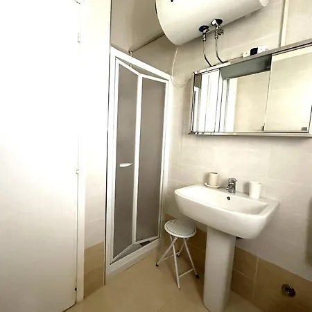 Two-storey Flat Βίλα Μπιμπιόνε