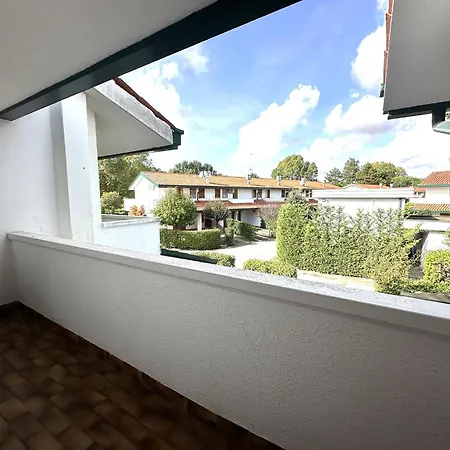 Two-storey Flat Βίλα Μπιμπιόνε